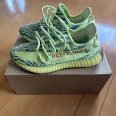 adidas YEEZY BOOST 350 V2 スニーカーのサムネイル