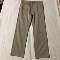 ベージュ ストレートレッグ スラックス