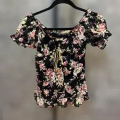 ジャニス　花柄オフショルダートップス