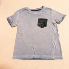 ポケット付きライトグレーTシャツ