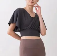 美品SUKALA ブラトップ付きバルーンカシュクールトップス LAVA