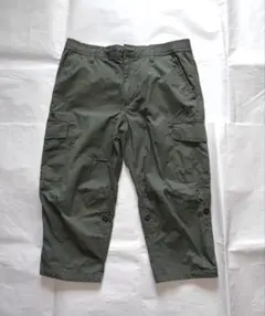 ユニクロ ロールアップスリークォーターカーゴ オリーブ