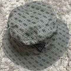 GUESS バケットハット　帽子　モノグラム
