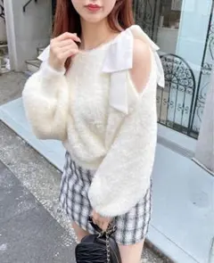 INGNI 肩リボンフェザーニット ホワイト フワフワニット 肩出しリボン付き