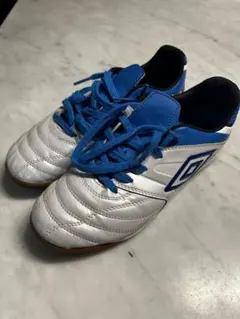 23.5センチUmbro サッカーシューズ ホワイト/ブルー