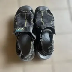 Crocs キッズサンダル ブラック/イエロー