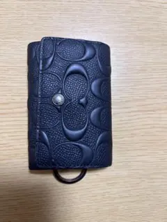 ブラックレザーキーケース エンボス加工