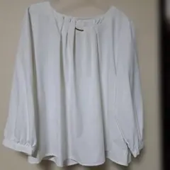 タック入りホワイトブラウス 長袖【美品】☆LLSize☆