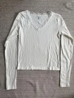 「まとめ購入場20％off」 Brandy Melville Vネック長袖シャツ