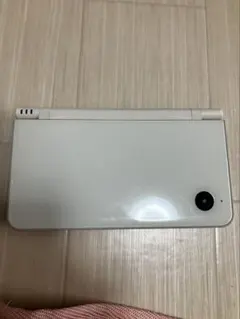 ニンテンドーDSILL ホワイト　本体のみ
