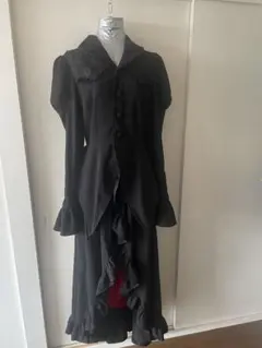 ゴスロリ・ロリータ 黒いドレス フリル付き