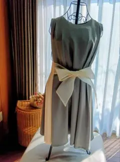 グレー ノースリーブ リボンドレス