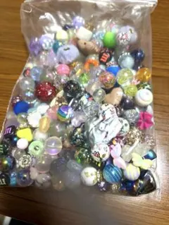 カラフル ガラスビーズ まとめ売り - メルカリ