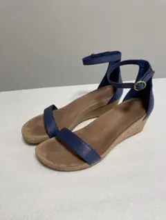[UGG]ウェッジソールサンダル ネイビー　25cm