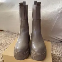 H&M厚底グレーショートブーツ