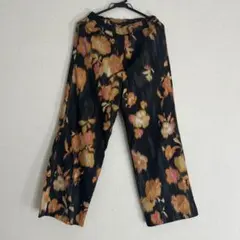 マルティニーク　花柄 ワイドパンツ 黒