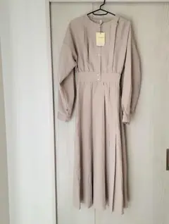 プリーツロングスカート