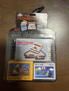 Nintendo任天堂 リストウォッチINキューブケース ファミコン 腕時計