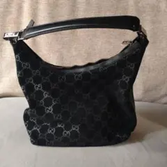 GUCCI ブラック ショルダーバッグ GGパターン