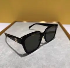 CELINE ブラックスクエアサングラス ゴールド金具