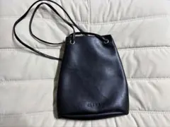 ブラックレザーショルダーバッグ