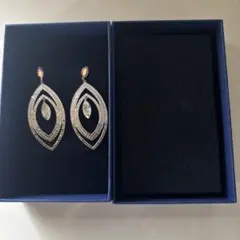 Swarovski エレガントドロップピアス