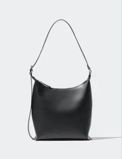 【美品】ユニクロ レザータッチスクエアショルダーバッグのサムネイル