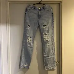 ダメージジーンズ　ストレート