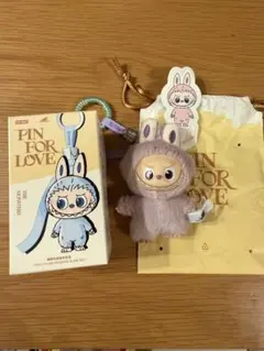 POP MART PIN FOR LOVE ラブブ　イニシャル M