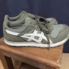 ASICS カーキスニーカー