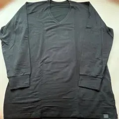 ユニクロ 極暖ヒートテック Vネック 黒 未使用