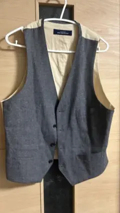 グレーウールベスト