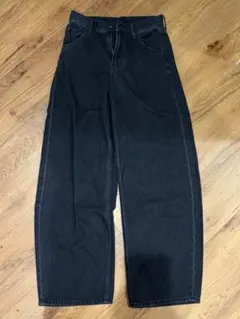 UNIQLO バギーカーブジーンズ　22 ダークグレー