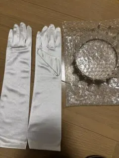 ウェディンググローブとティアラのセット