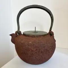 銀製トップの青釉陶器製ポット - メルカリ