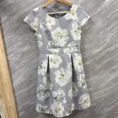 セシルマクビー CECIL McBEE フラワープリント 半袖 ひざ丈ワンピース