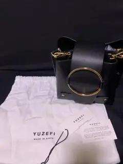 YUZEFI ブラックレザー ショルダーバッグ