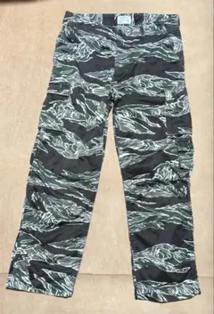 The REAL McCOY'S 迷彩柄カーゴパンツ レギュラーラージ THE REAL McCOY'S タイガーカモ カーゴパンツのご紹介です