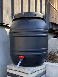 雨水タンク（ブラック）蛇口付き 縦樋接続セット 送料無料 - メルカリ