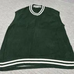 ＧＵ　メンズニットベスト　　深緑　新品未使用のサムネイル