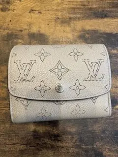 ルイヴィトン モノグラム マヒナ ポルトフォイユ・イリス 財布 M82517