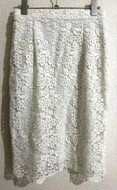 未着用　ユニクロ レーススカート　膝丈のサムネイル