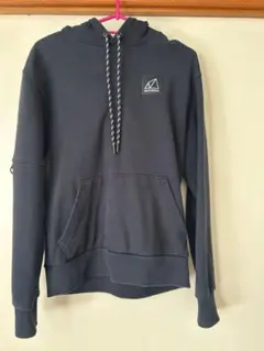 ニューバランス　プルオーバー　パーカー　黒