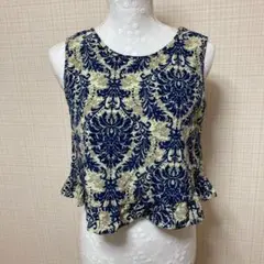 【シーイン】SHIEN✨美品✨ノースリーブ花柄トップスブラウス S フリル