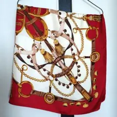 美品　未使用に近い　レッド　スカーフ