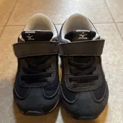 ミキハウス x Mizuno コラボスニーカー ブラック　17cm