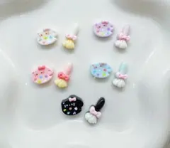 ハローキティの絵筆とパレット　デコレーションパーツ10個セットミニサイズ