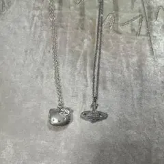ハローキティと土星のネックレスセット