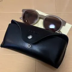 SHEIN サングラス ブラウン ケース付きのサムネイル