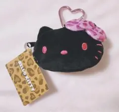 ハローキティヒョウ柄　フェイスミニポーチ　カラビナ付き　ブラックピンク